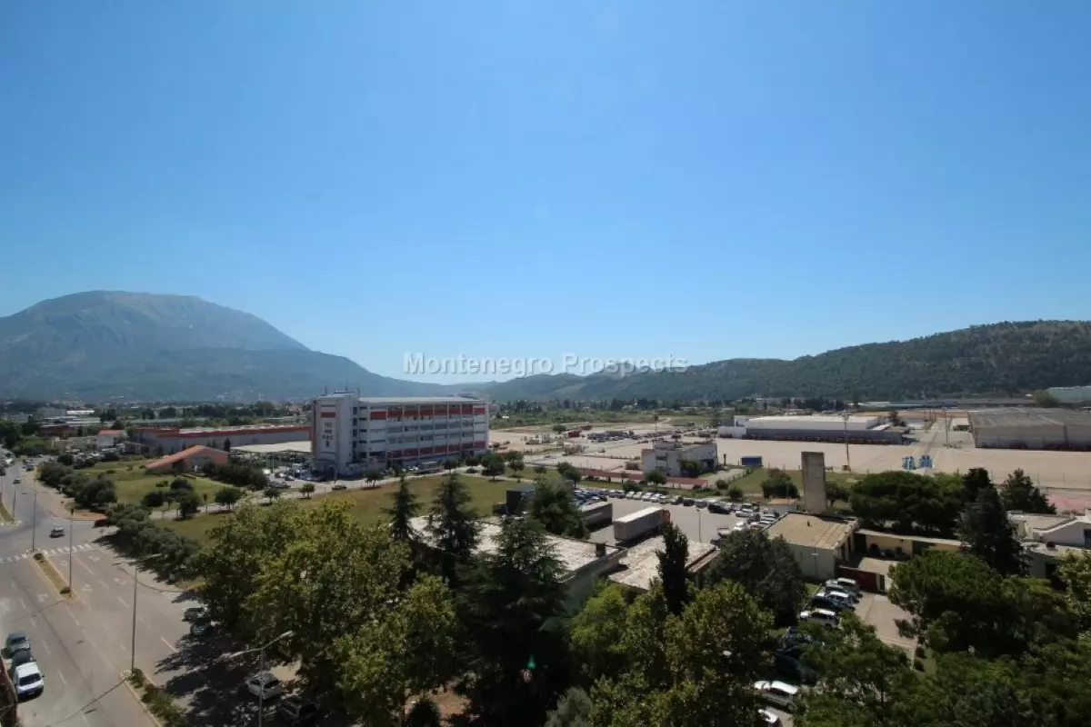 Prostran stan sa velikom terasom i odličnom lokacijom, Bar 10207 (14)