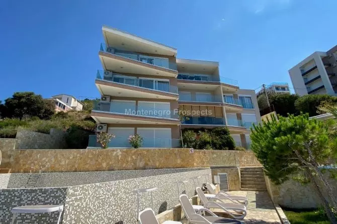 Apartman na prvoj liniji do mora dobra voda 10267 1