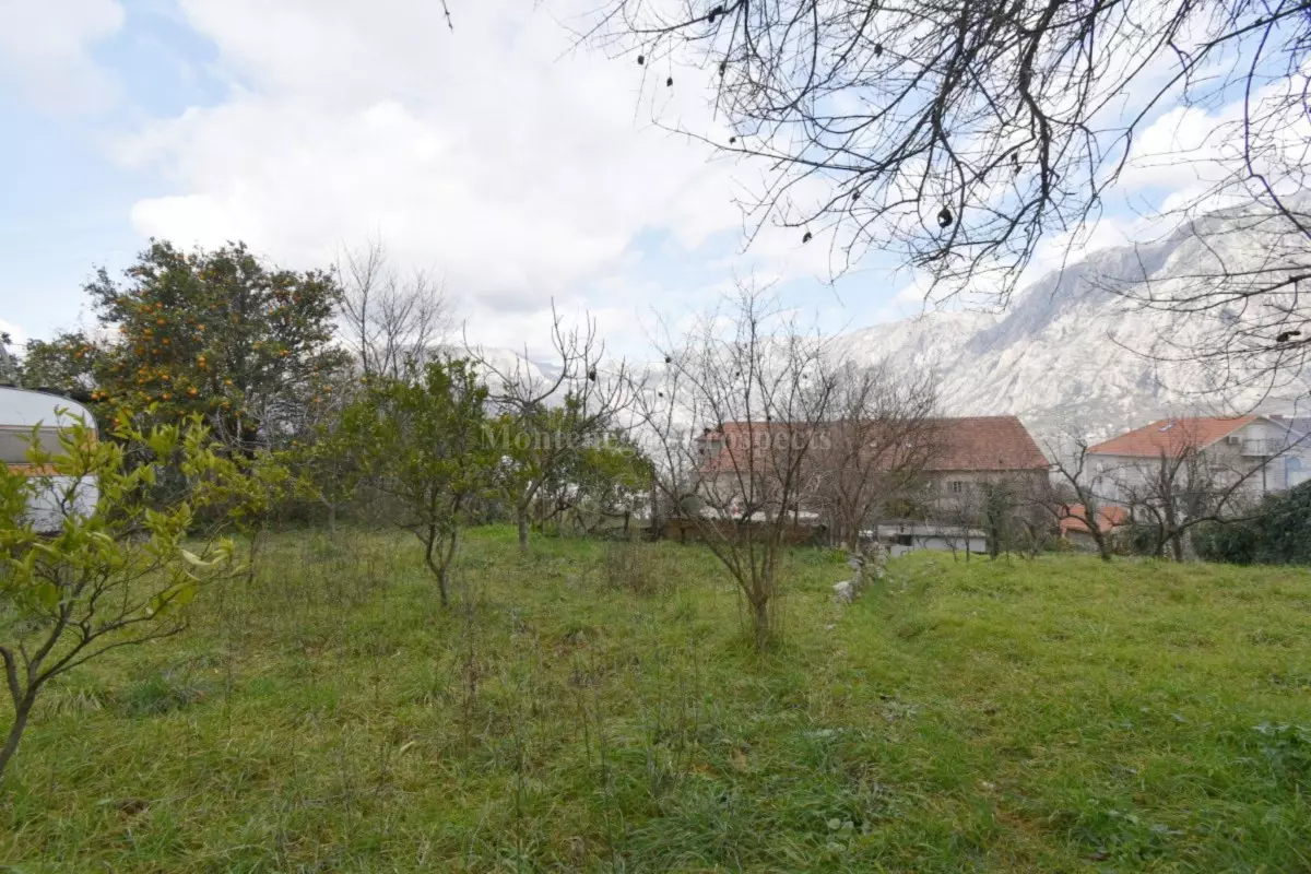 Waterfront semidetached stone house with spacious garden 13039 17
