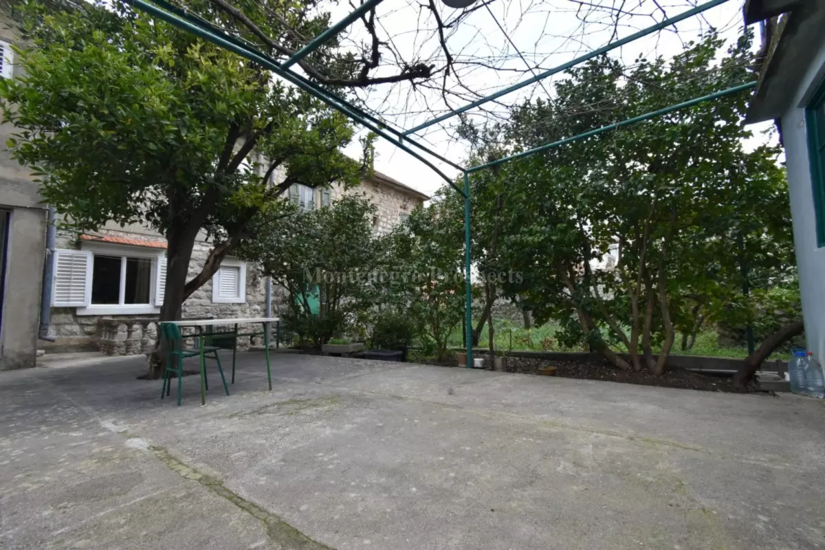 Waterfront semidetached stone house with spacious garden 13039 22