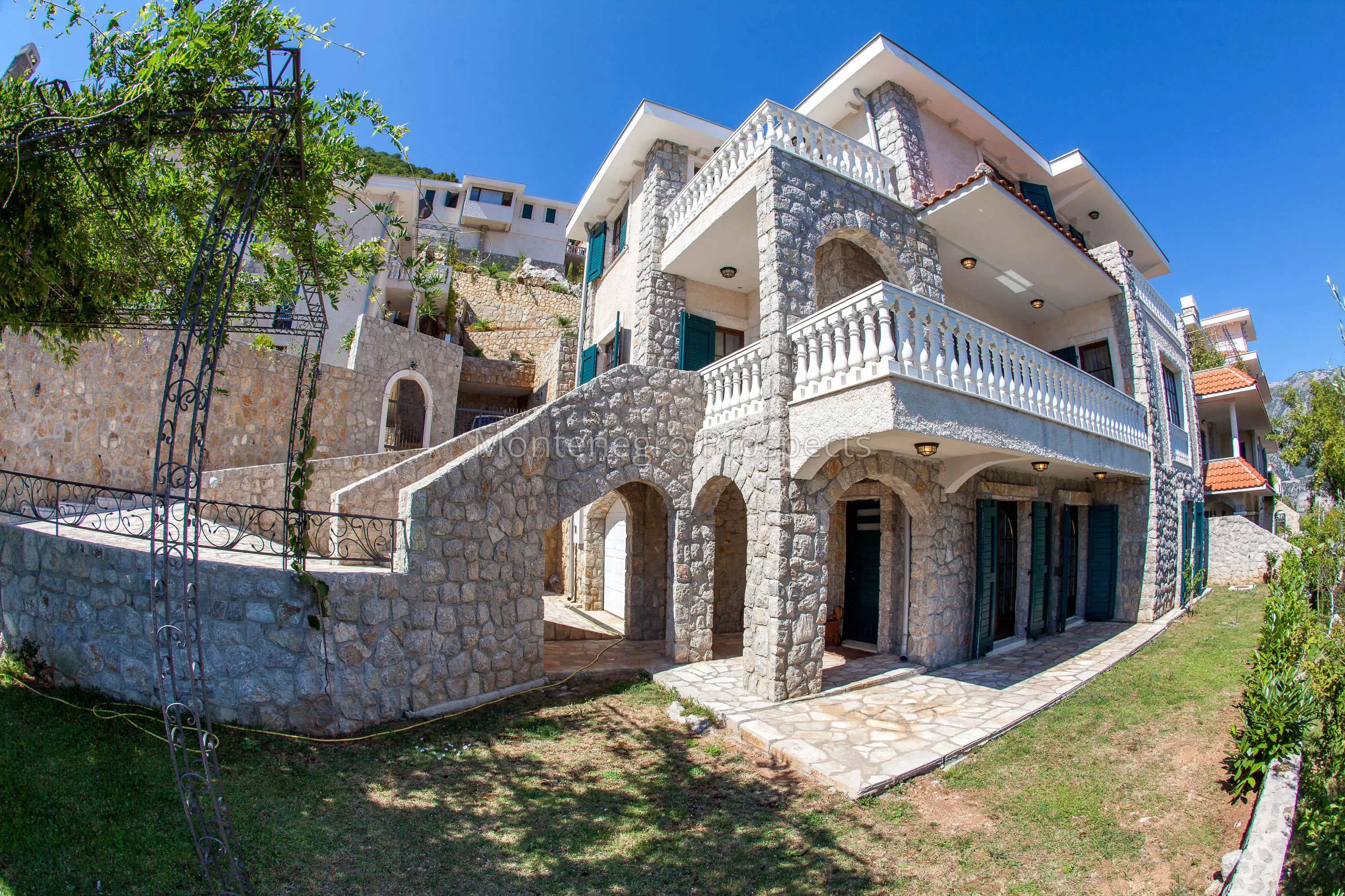 Spacious villa for sale 1 of 1 48
