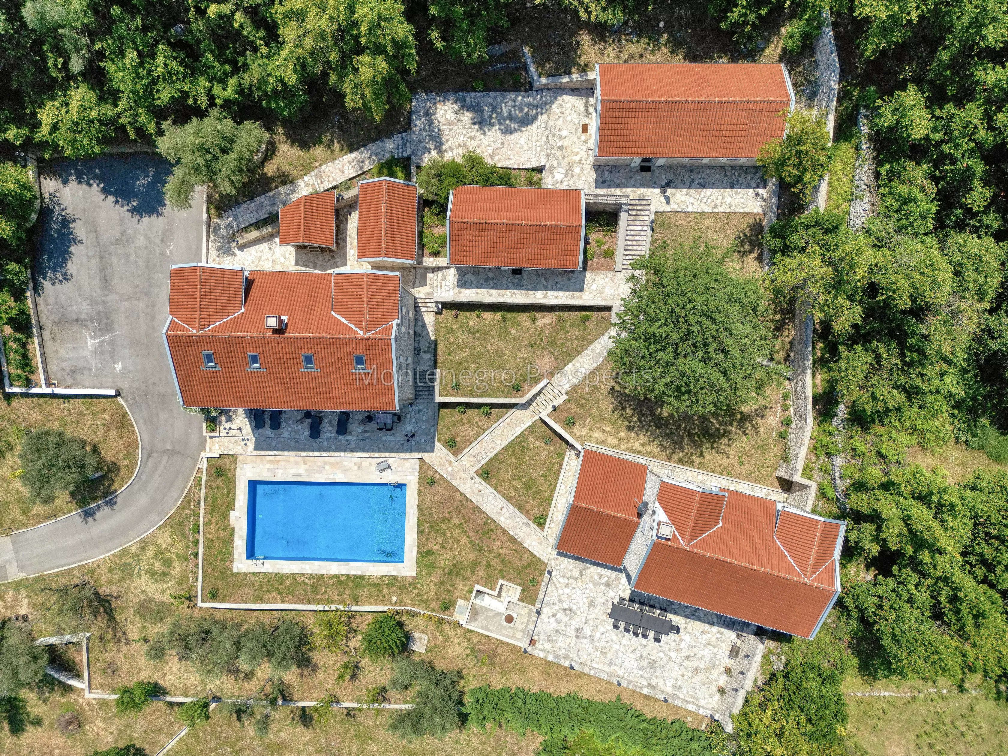 14120 villa prcanj jerovitza 1 of 1 85