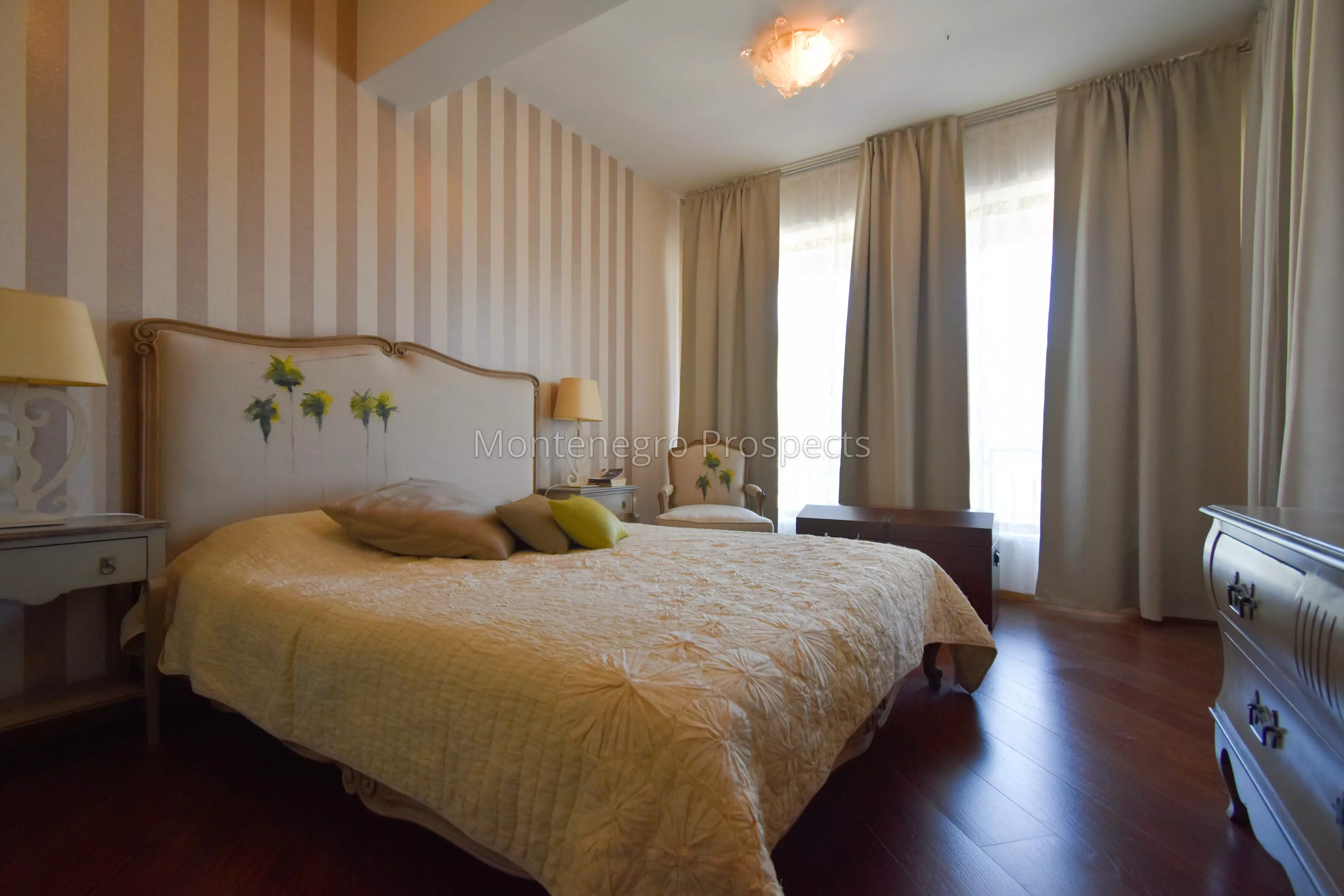Apartments for sale 13770 15