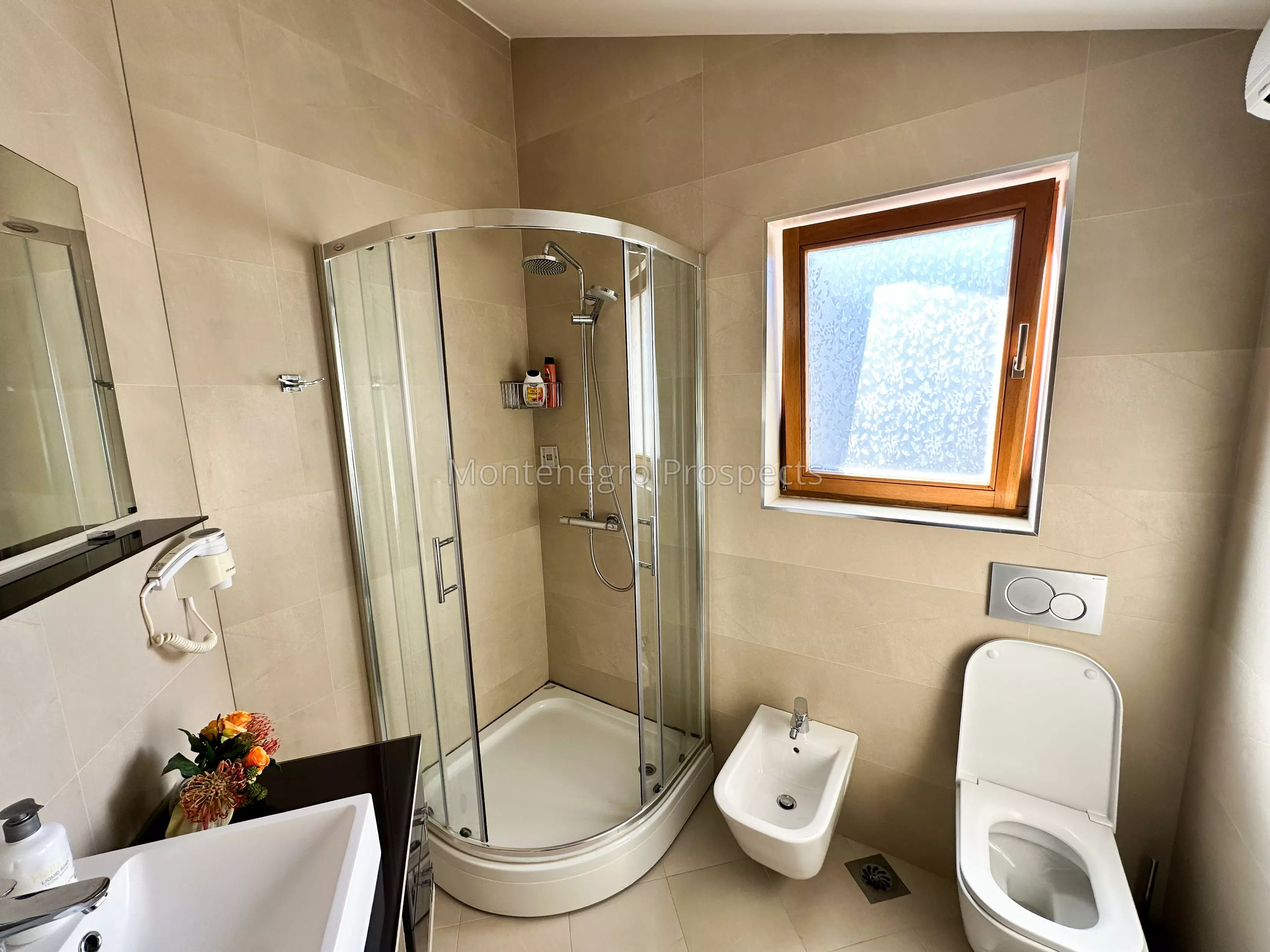 Apartments for sale 13770 38