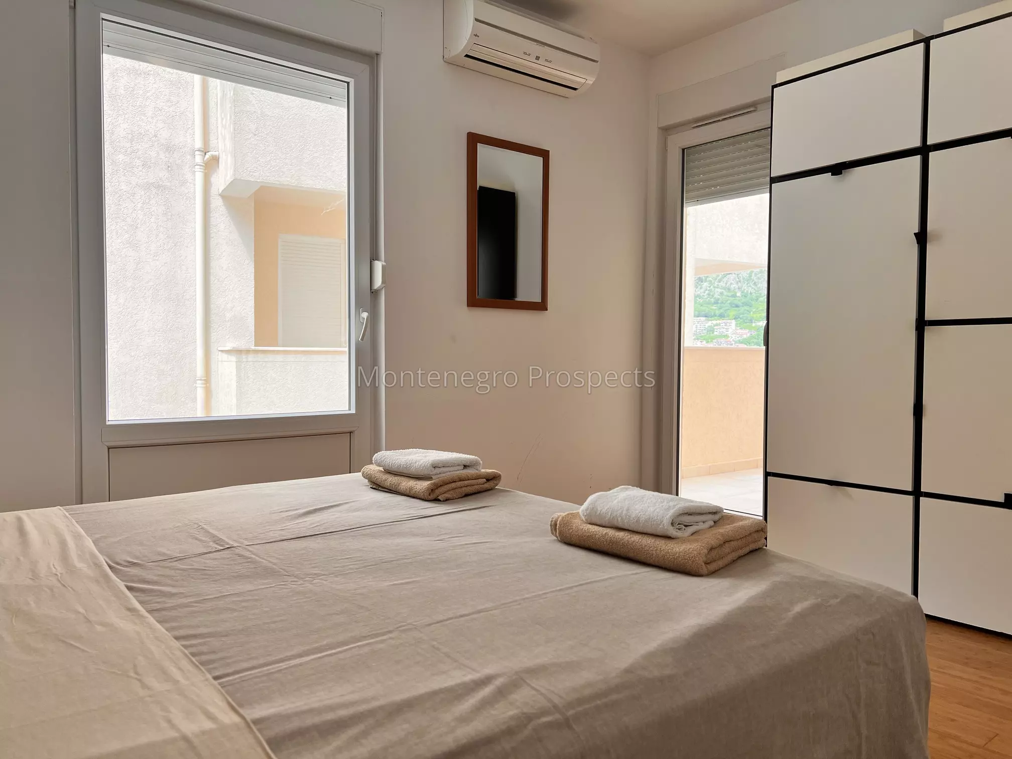 Two bedroom apartment with undisturbed sea views kotor bay 13800 10