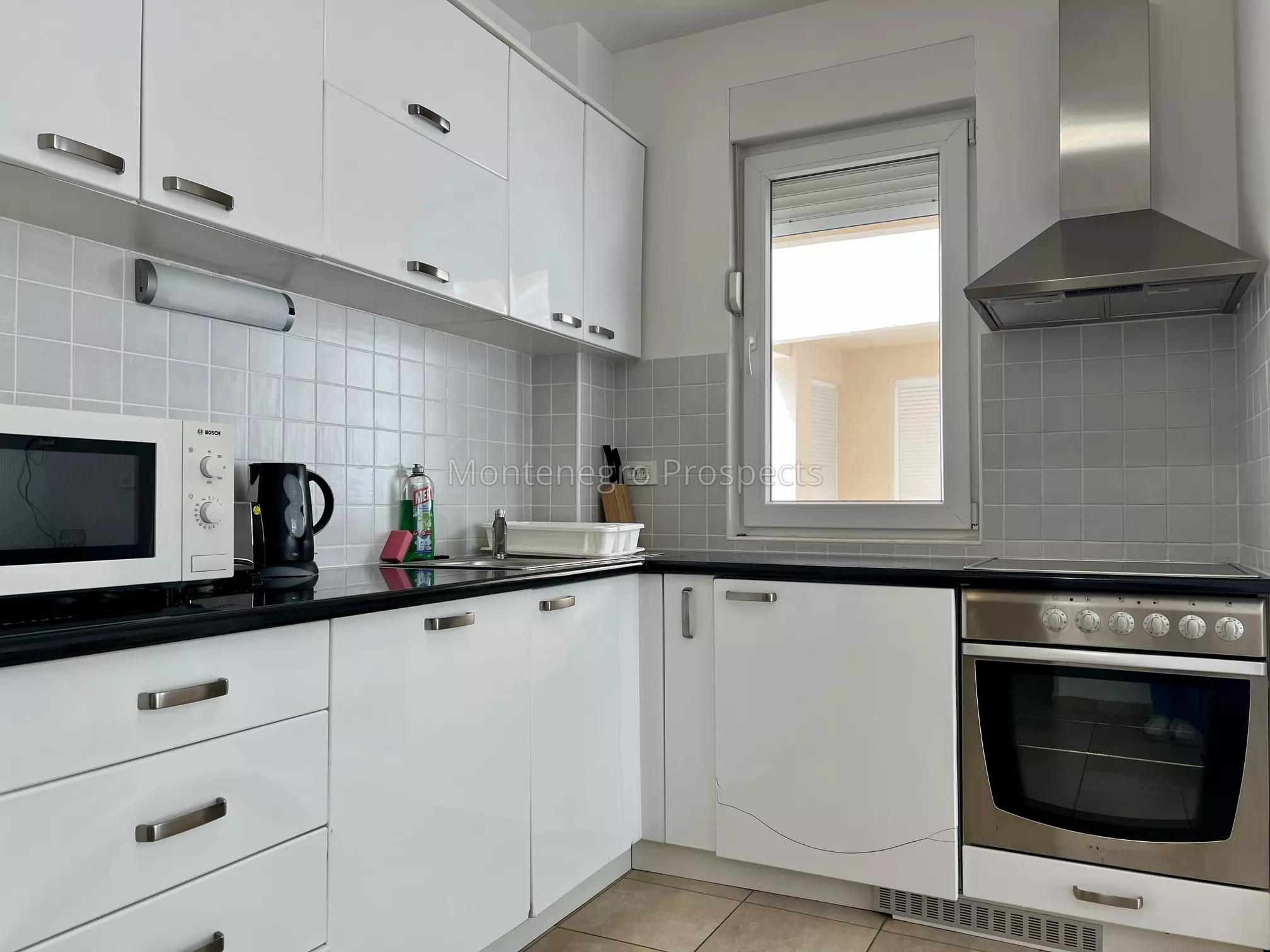 Two bedroom apartment with undisturbed sea views kotor bay 13800 18