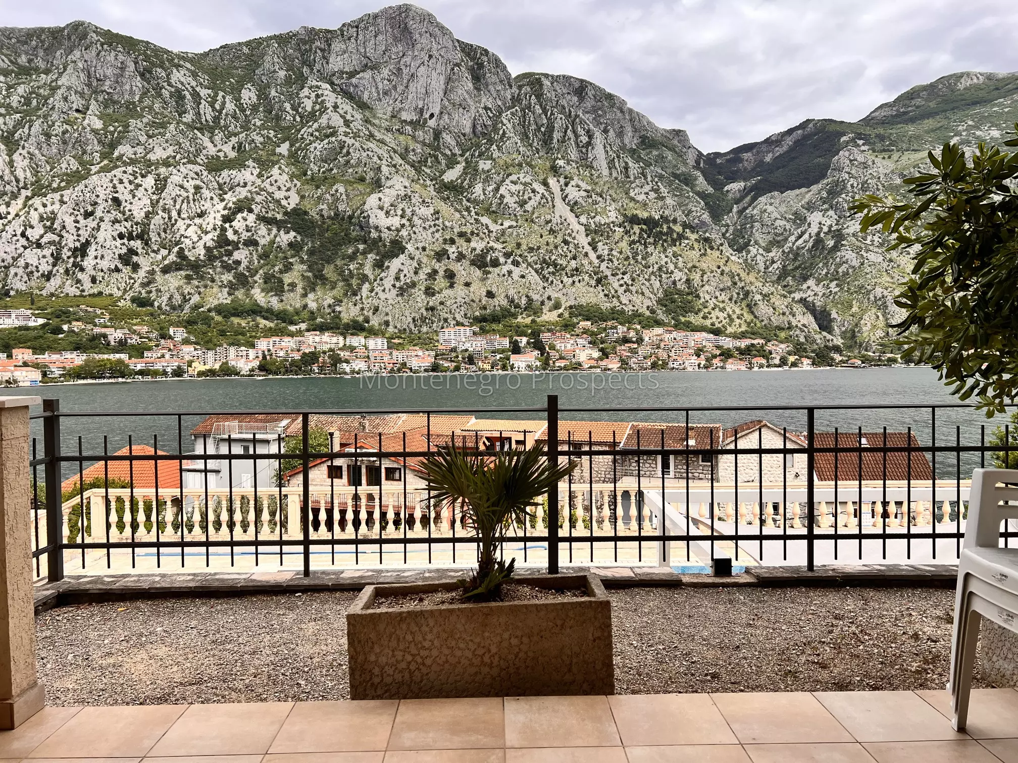 Two bedroom apartment with undisturbed sea views kotor bay 13800 8