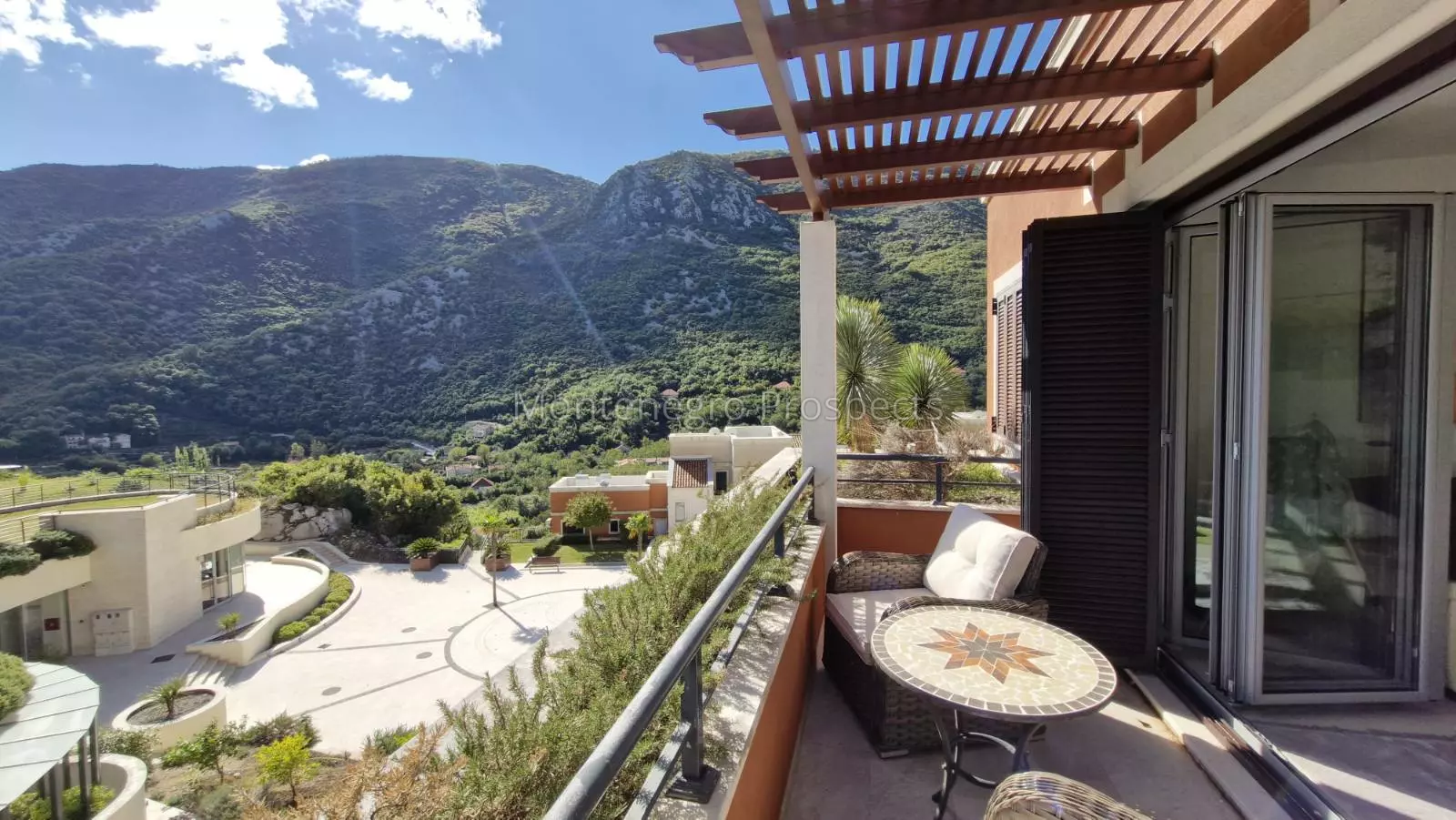14177 apartment with excellent views morinj 22
