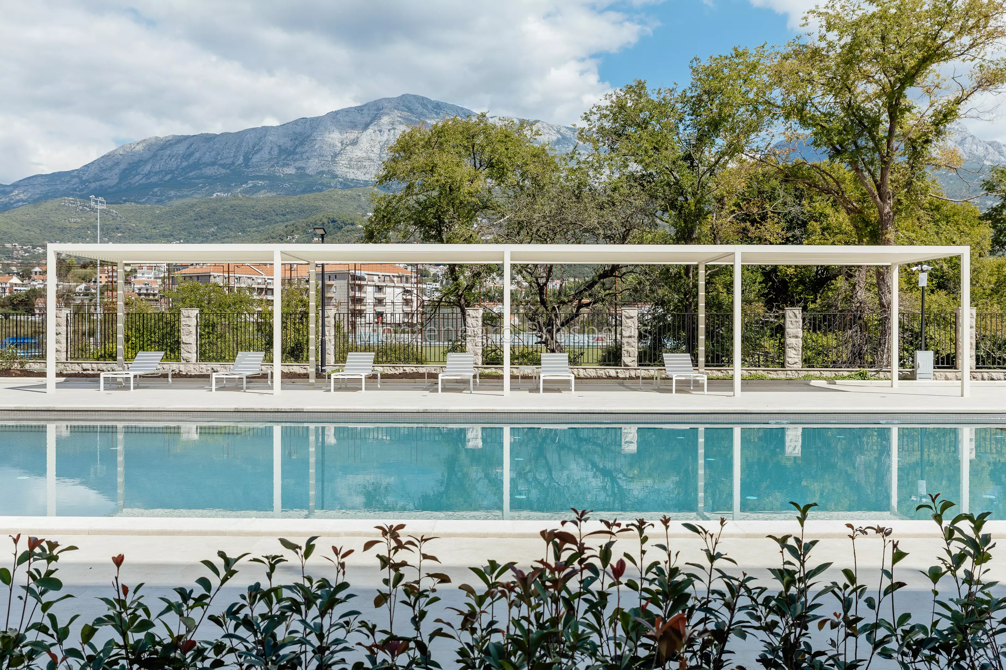 18028 riverside apartments 20