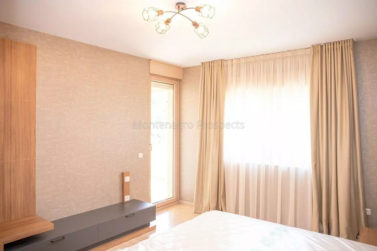 12710 8 1201x800 1201x800