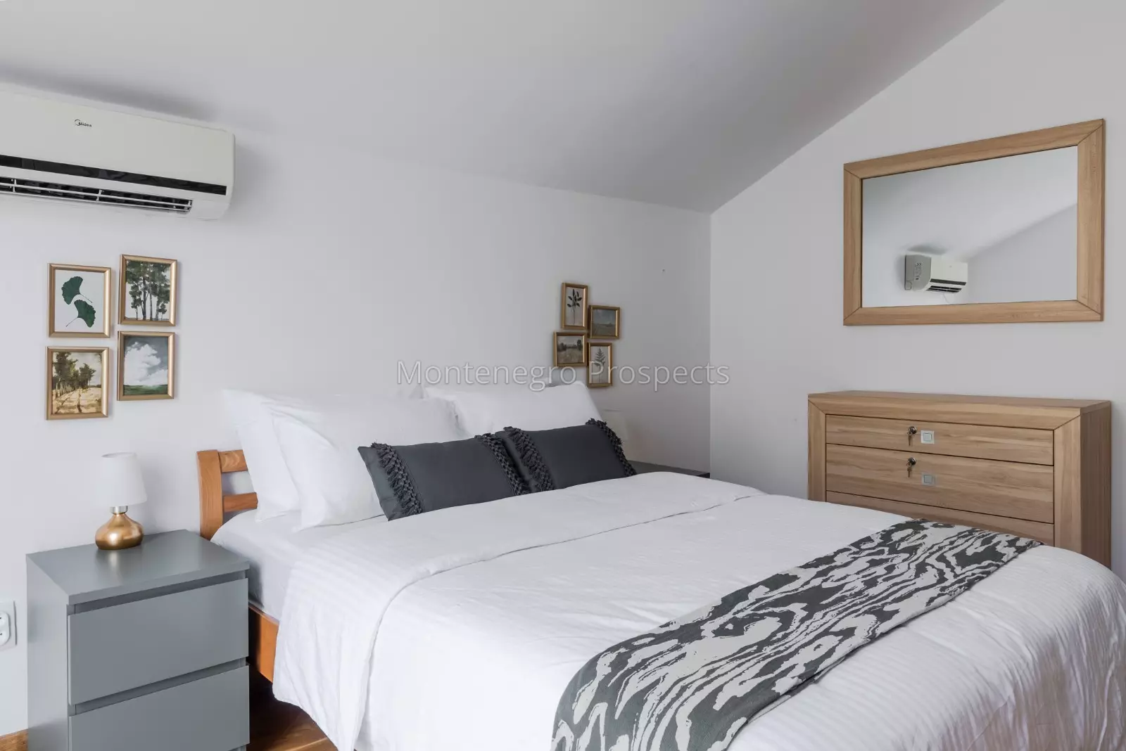 Two bedroom apartment with sea views in prcanj kotor bay 13854 10