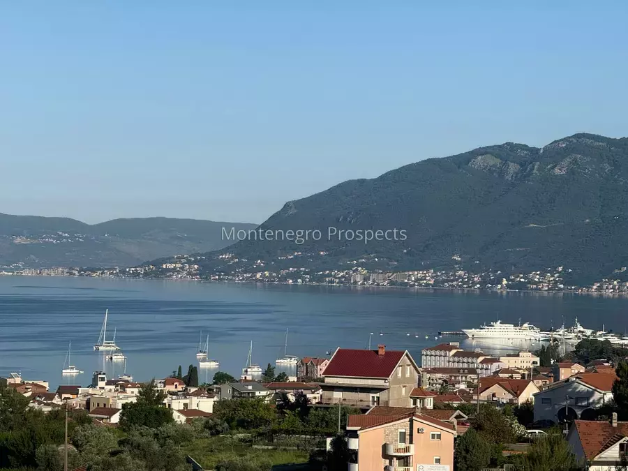 Modern three bedroom apartment with panoramic sea views tivat 13659 3.jpg
