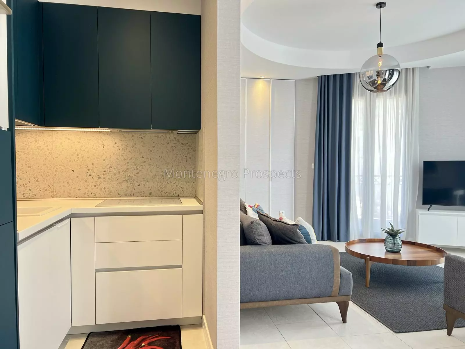 Stylish one bedroom aparmtent in excellent location tivat 13863 2