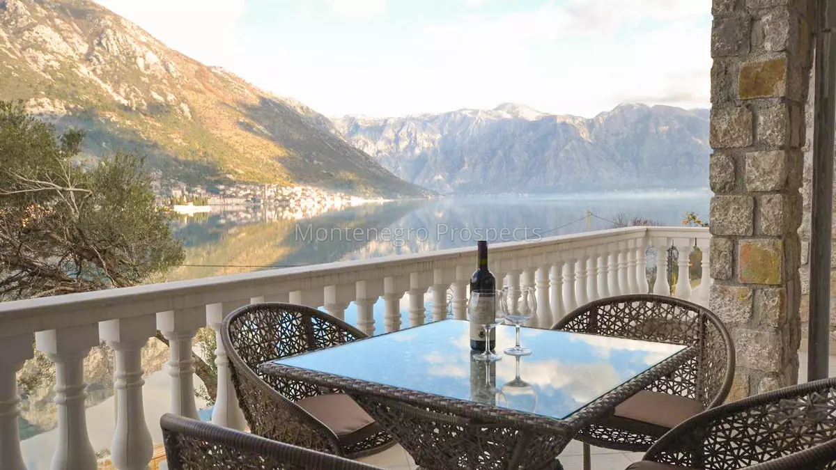 Spacious villa for sale 1 of 1 19