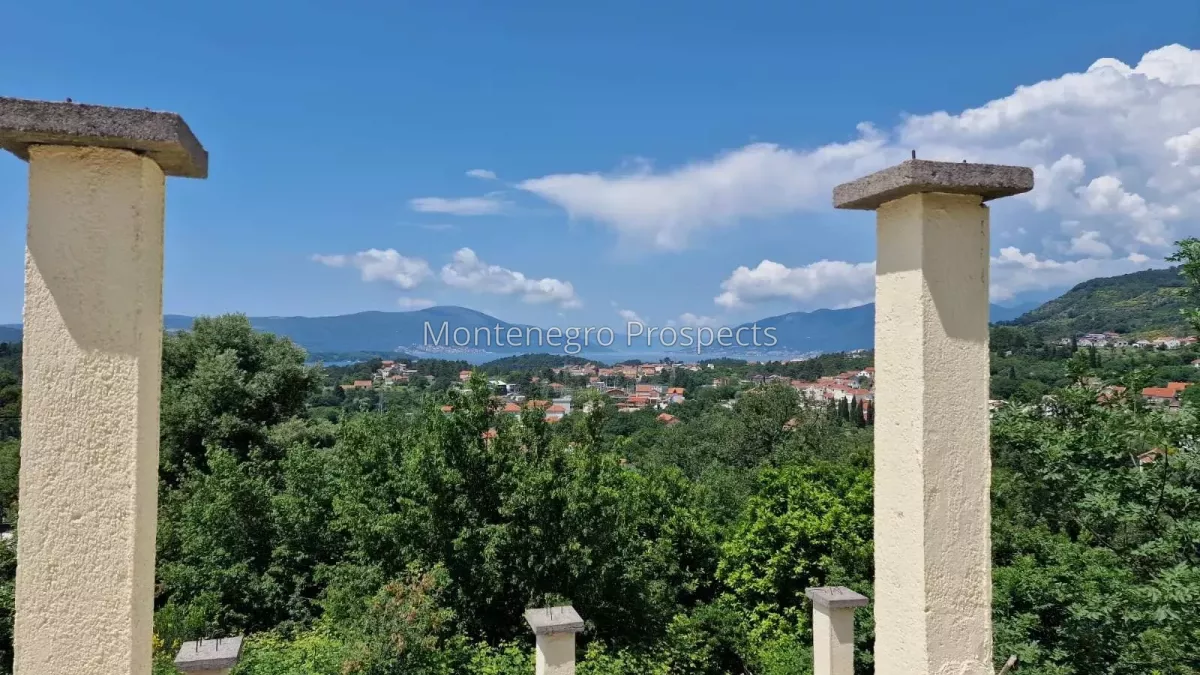 Two level house with nice views in kavac 13598 7.jpg