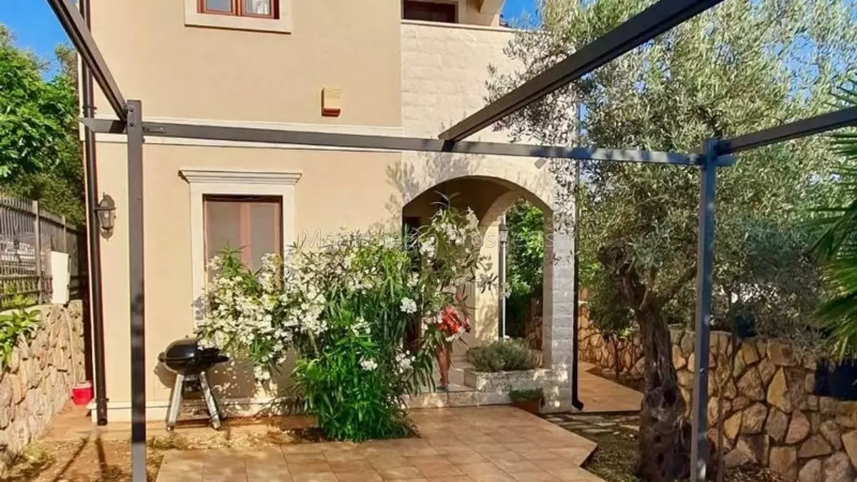 77073 villa rezevici 1 800x800