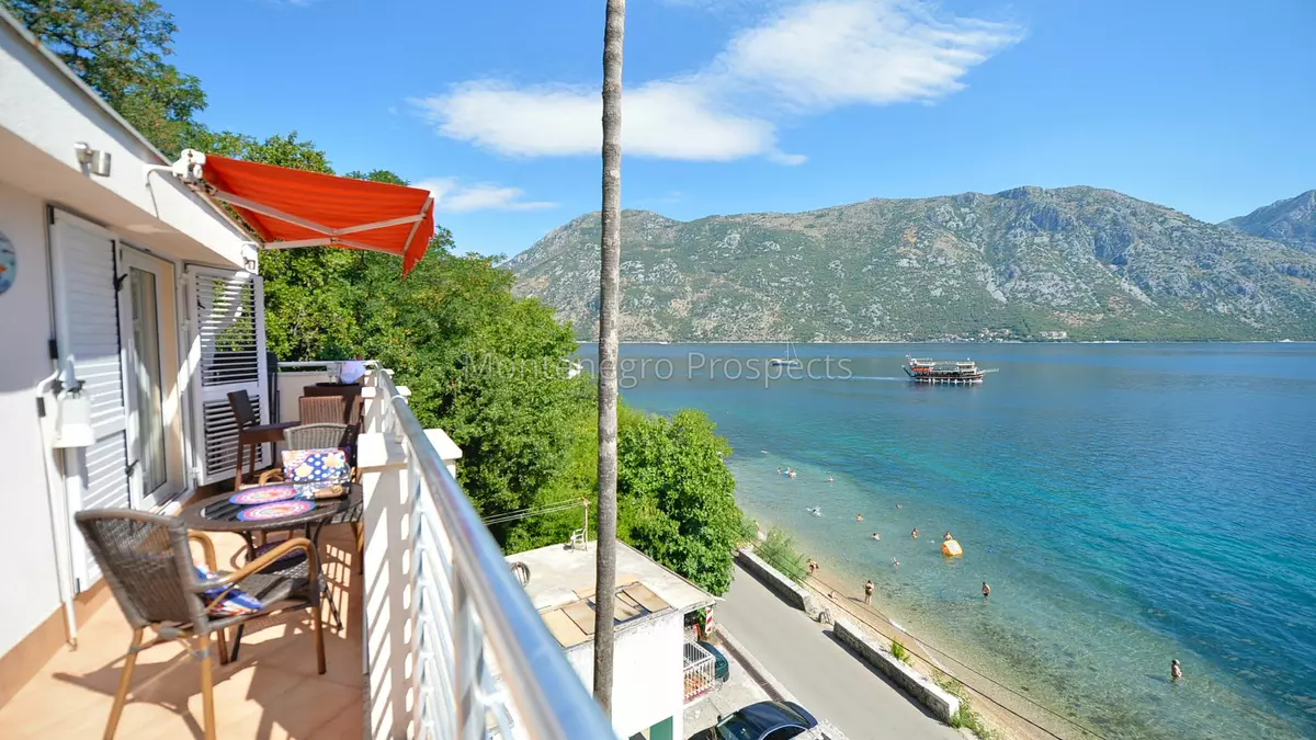 Comfortable two bedroom apartment on the waterfront in stoliv kotor 13829 8