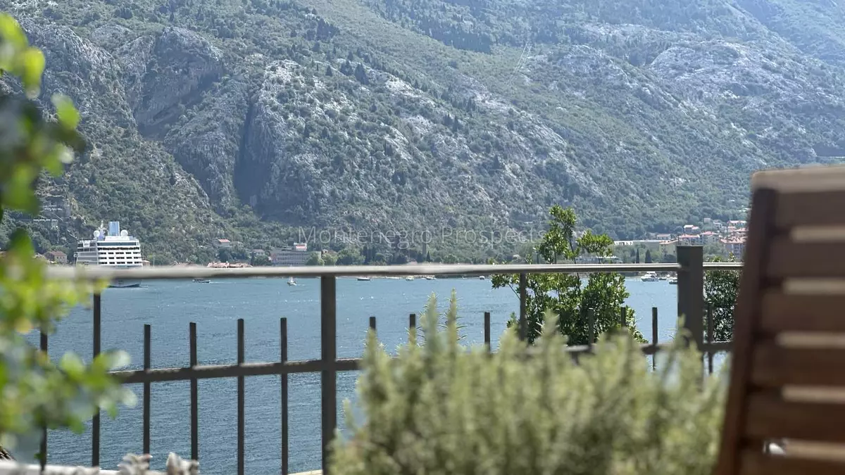 One bedroom apartment with sea views in muo kotor bay 13824 7