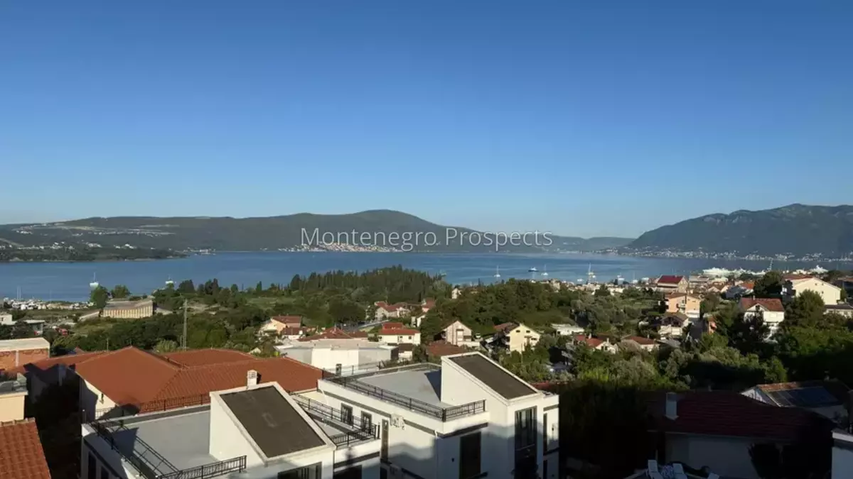 Modern three bedroom apartment with panoramic sea views tivat 13659 2.jpg