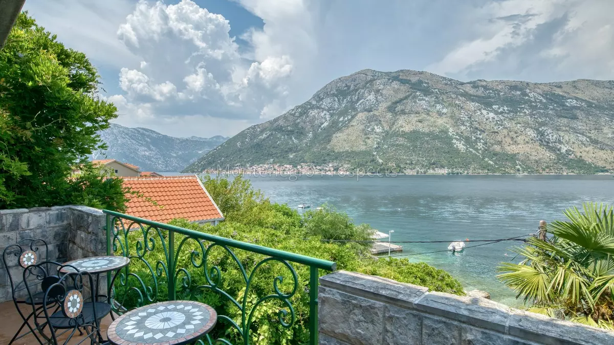 Waterfront house 13864 22 1280x853