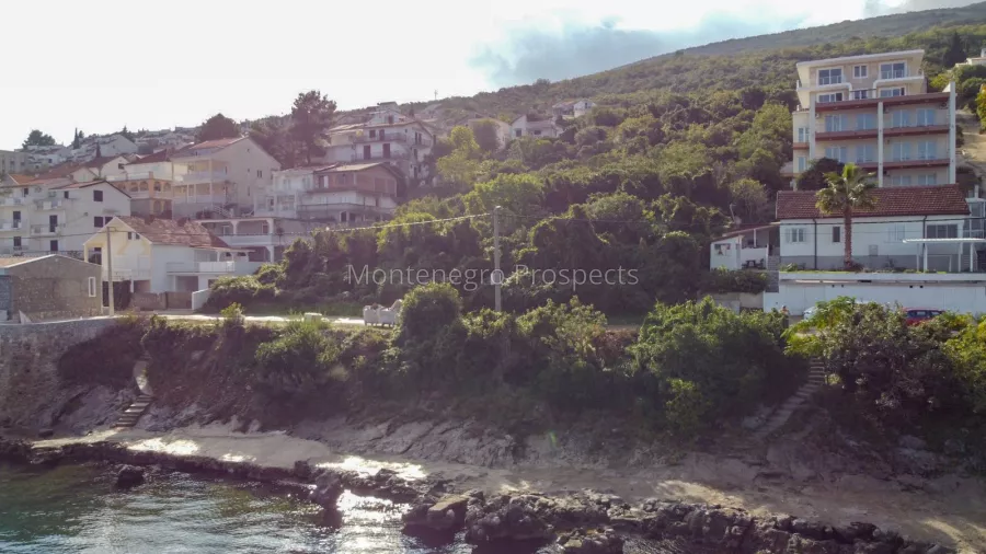 Large plot with planning on the front line to the sea in krasici 14027 7