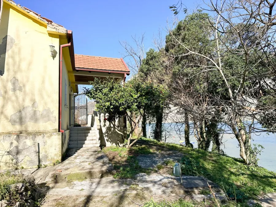 Plot and house for sale 13555 1 1067x800