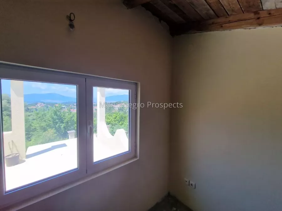 Two level house with nice views in kavac 13598 8.jpg