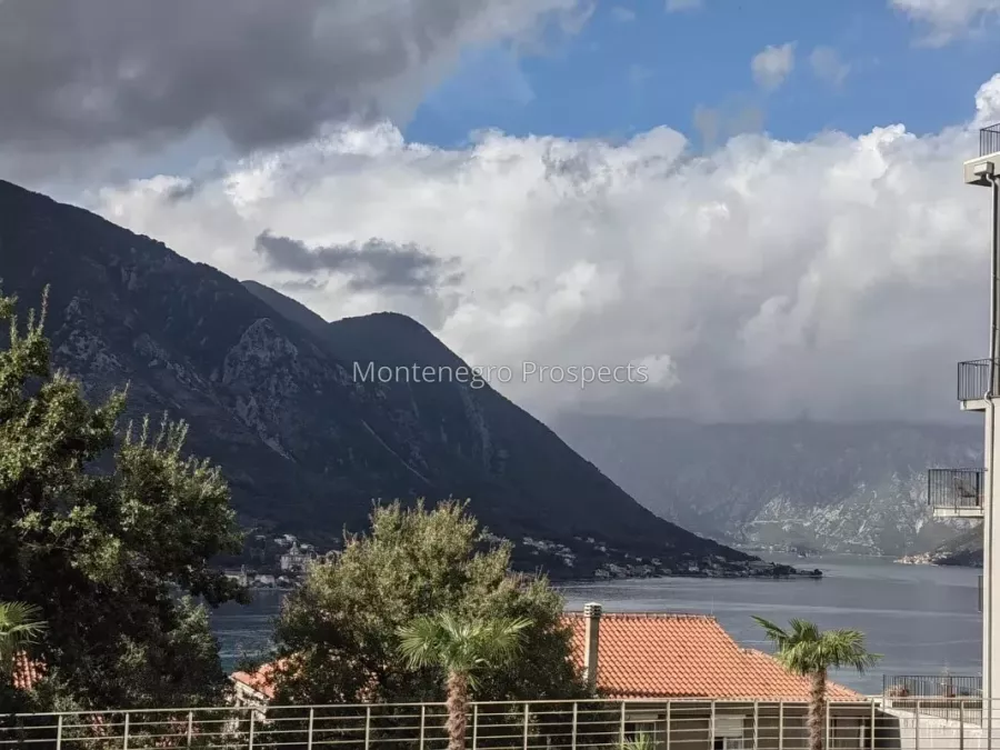 Chic one bedroom apartment with sea views in dobrota kotor bay 13652 20.jpg
