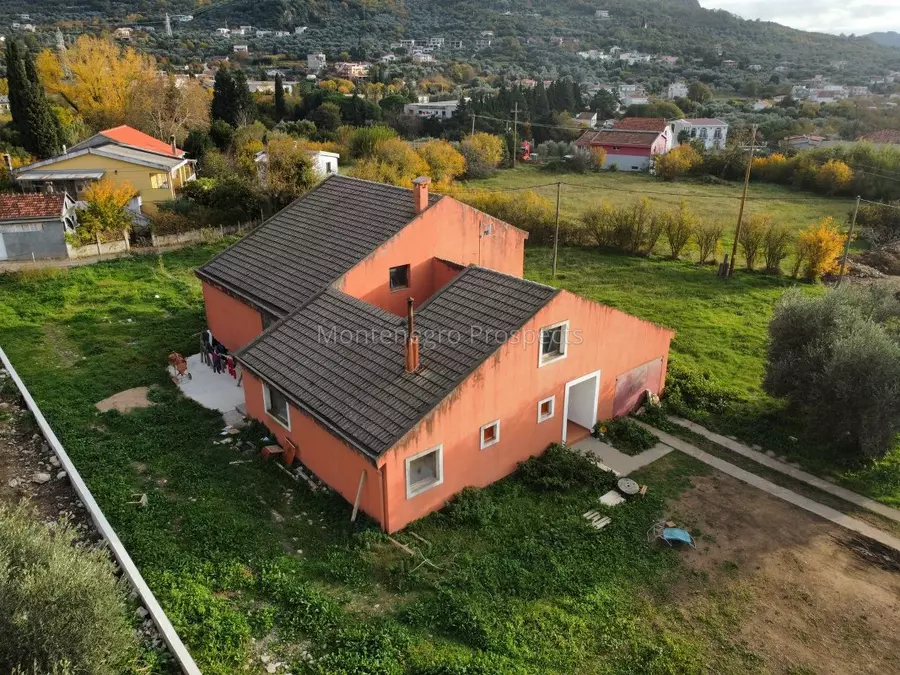 77019 kuca stari bar 1 1067x800