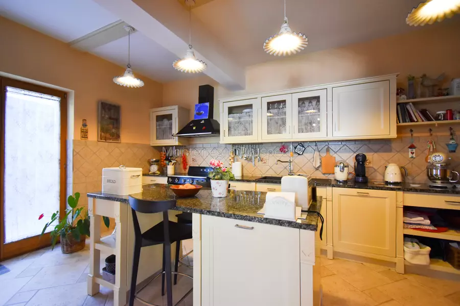 Apartments for sale 13770 10