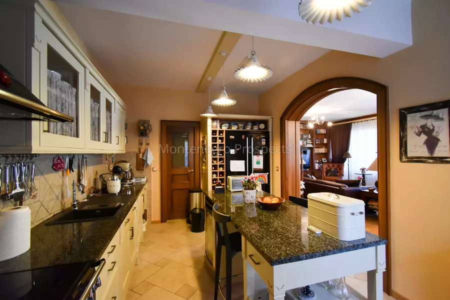 Apartments for sale 13770 12