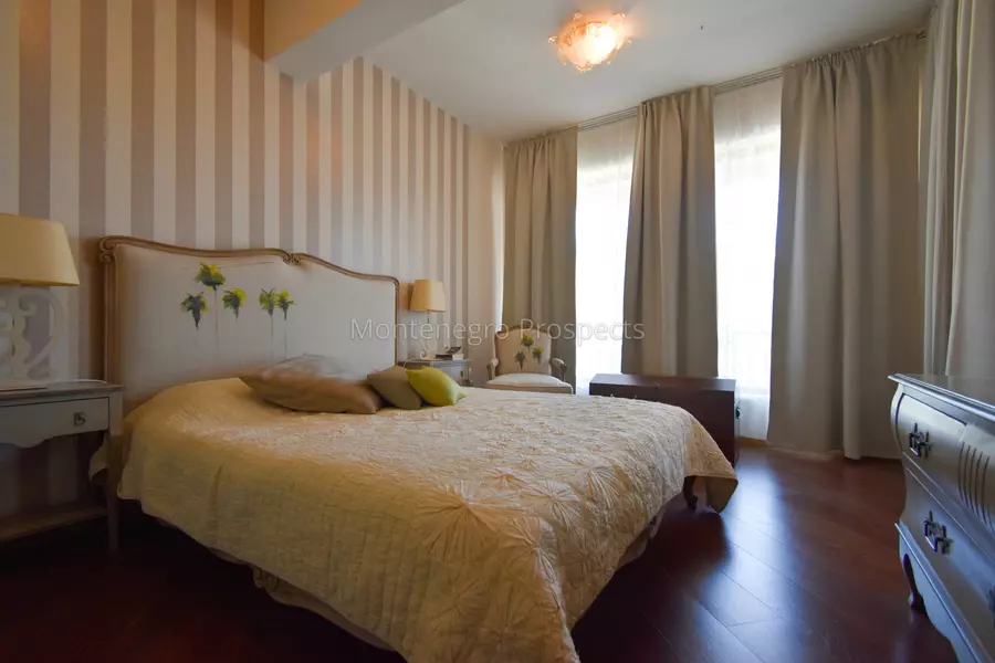 Apartments for sale 13770 15