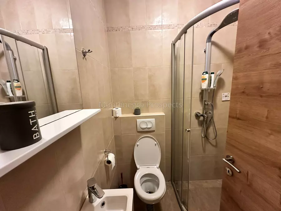Apartments for sale 13770 28