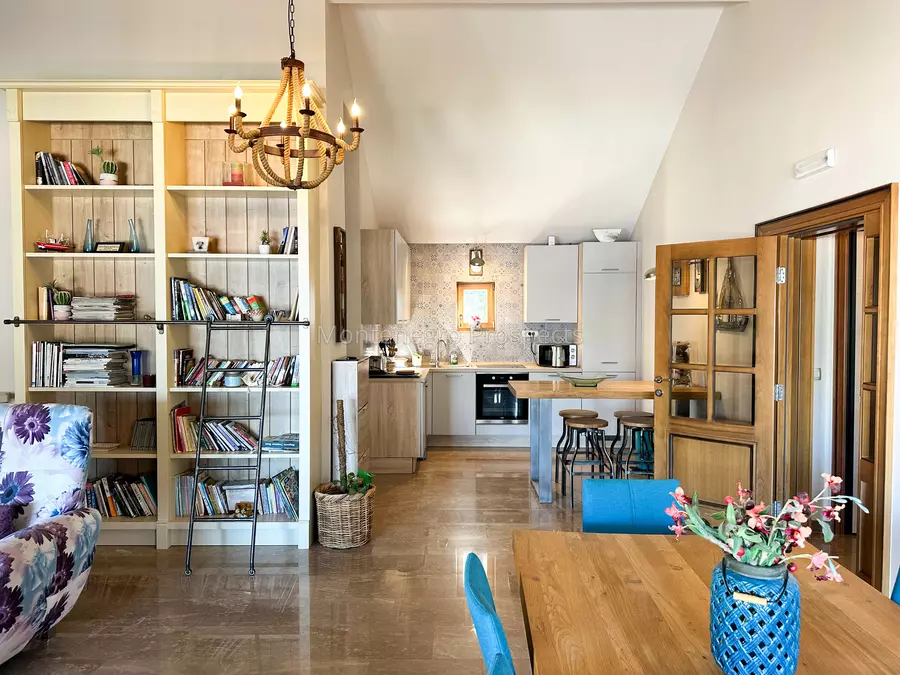 Apartments for sale 13770 42