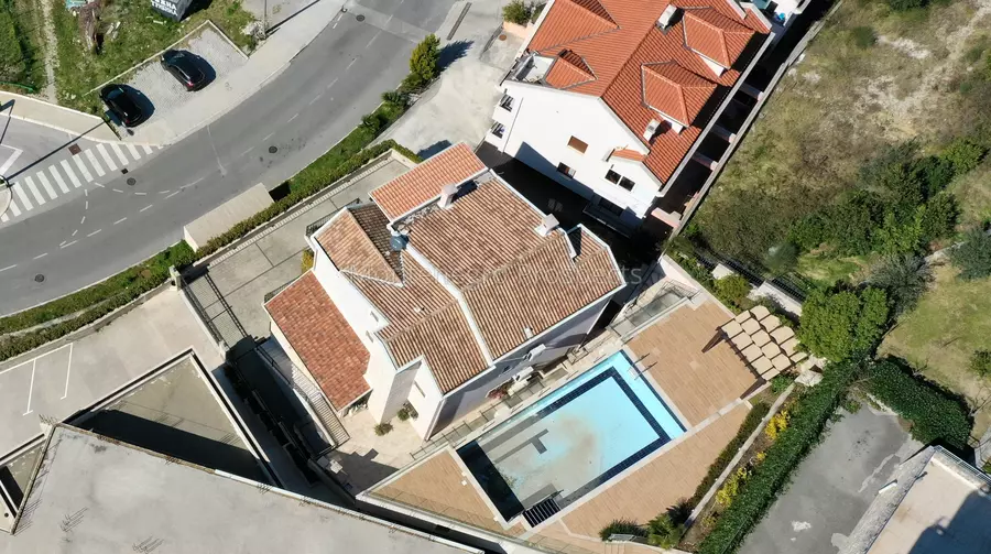 Apartments for sale 13770 6