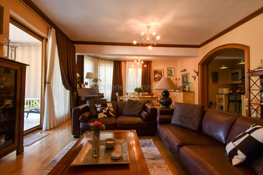 Apartments for sale 13770 8