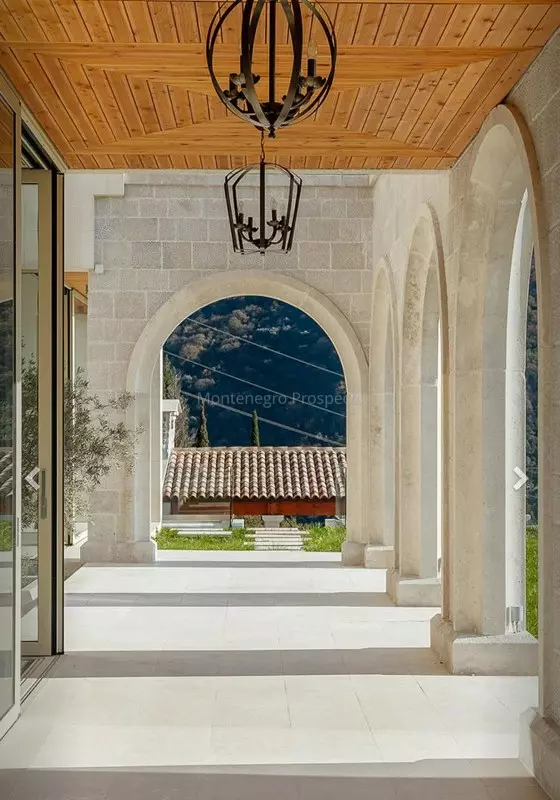 12697 vila lux 1 560x800