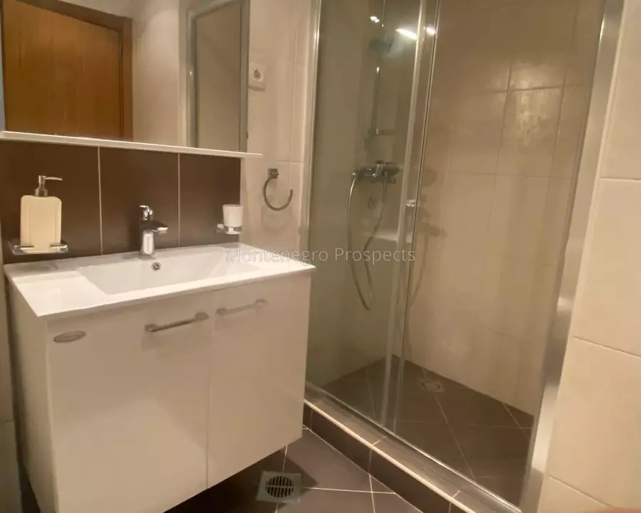 12721 dvosoban stan sa garazom 6 999x800