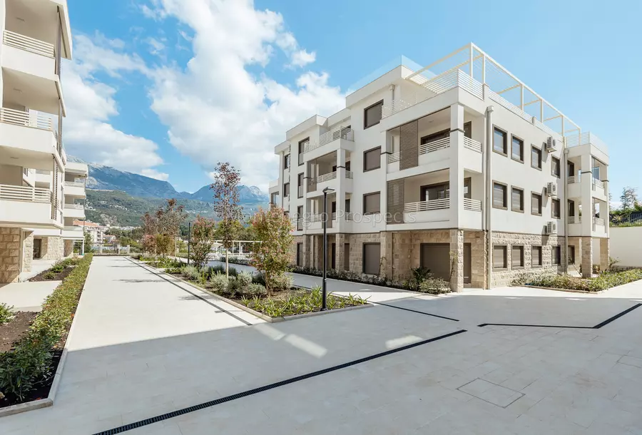 18028 riverside apartments 11