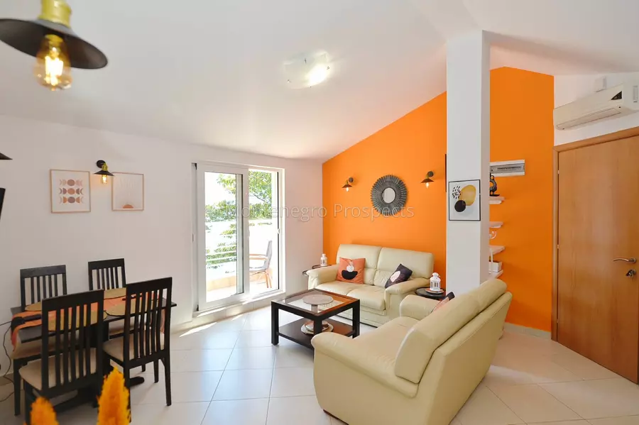 Comfortable two bedroom apartment on the waterfront in stoliv kotor 13829 2