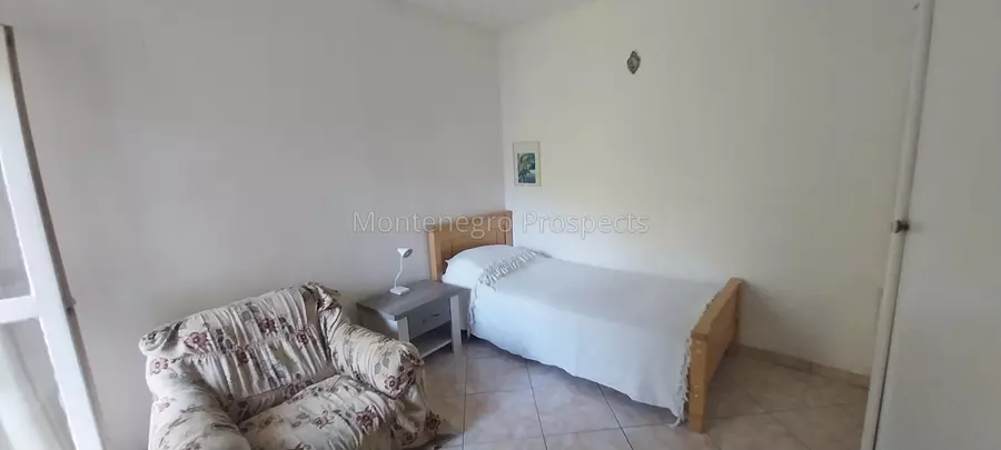 Spacious two bedroom apartment minutes away from the sea risan 13831 2