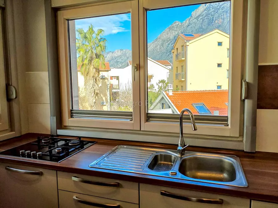 Three bedroom apartment for sale in dobrota   70 m from the sea 13838 27