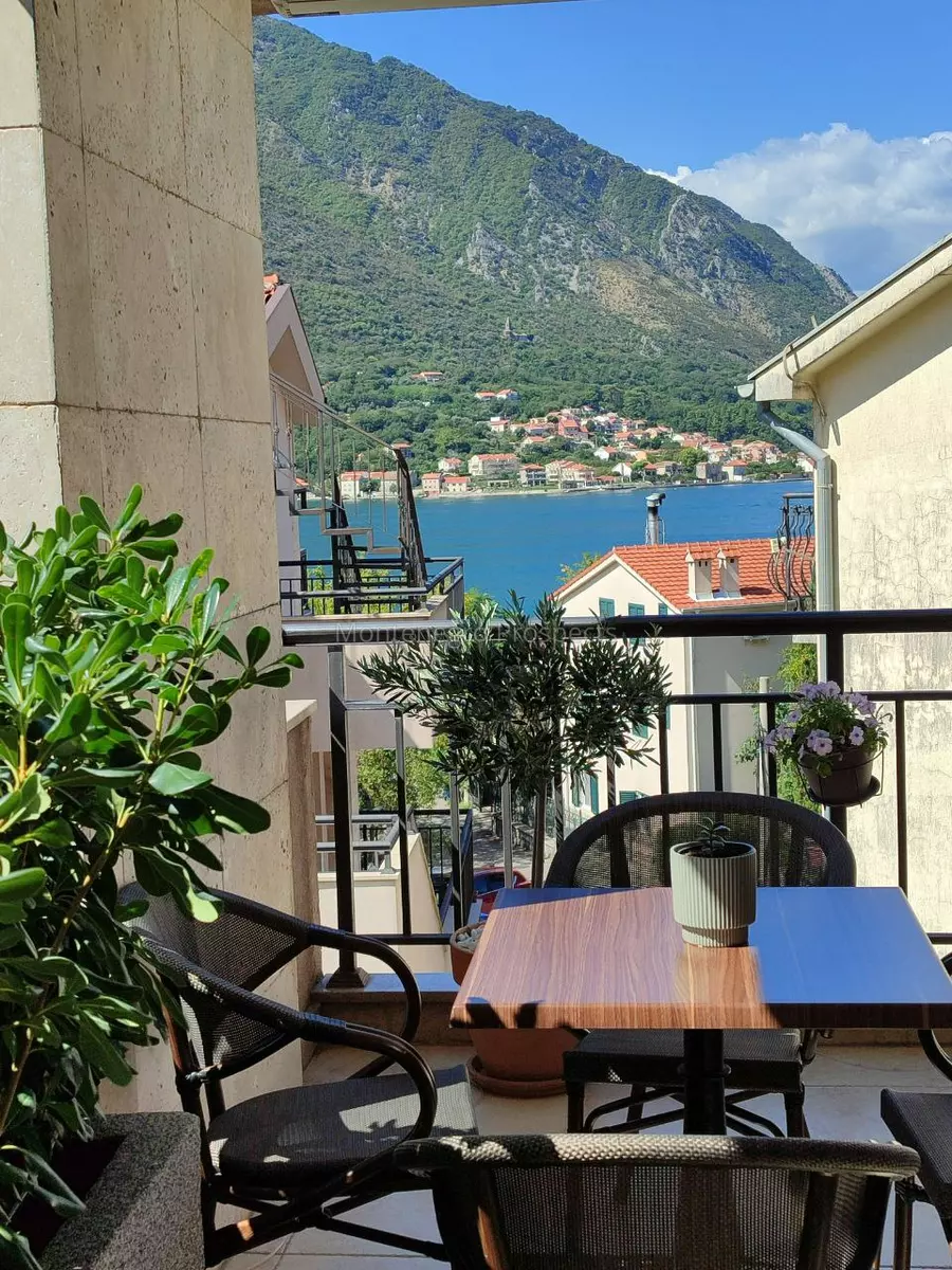 Three bedroom apartment for sale in dobrota   70 m from the sea 13838 30