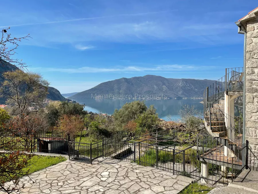 14184 risan stone house 25