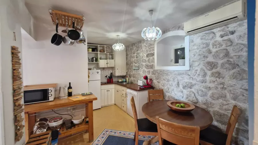 Two bedroom apartment for sale perast 9