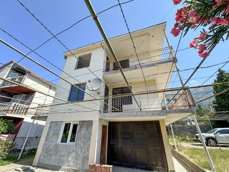 10697 16
