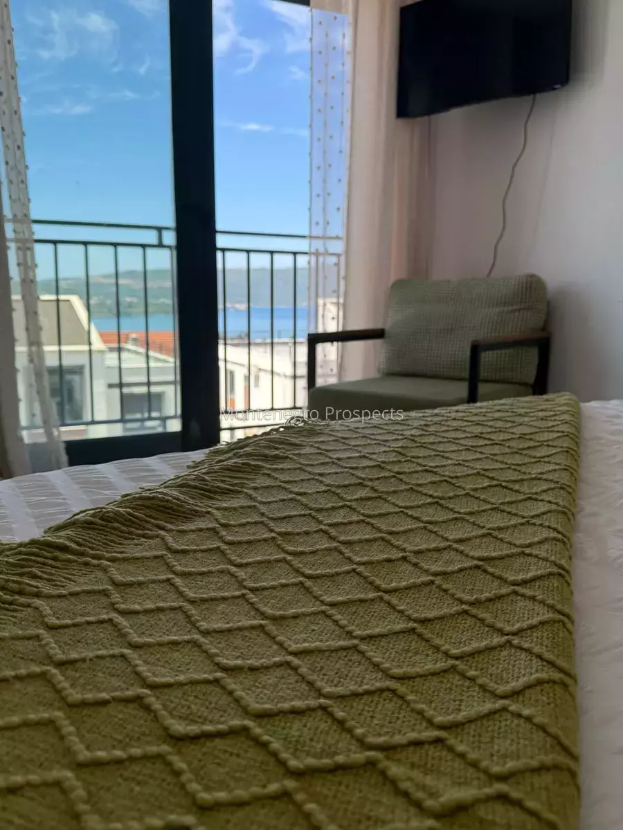 Modern three bedroom apartment with panoramic sea views tivat 13659 1.jpg