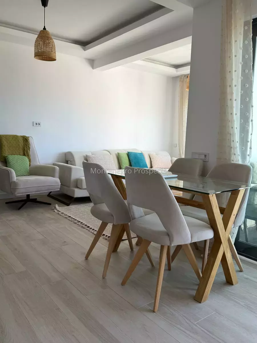 Modern three bedroom apartment with panoramic sea views tivat 13659 10.jpg 1