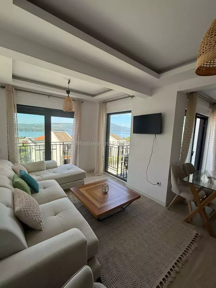Modern three bedroom apartment with panoramic sea views tivat 13659 12.jpg