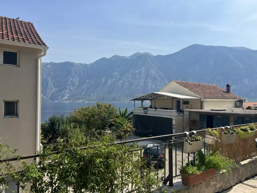 Two bedroom town house with nice garden in prcanj kotor bay 13858 1